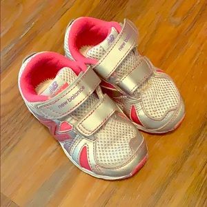 2 pairs- New balance&Skechers kids sneaker
